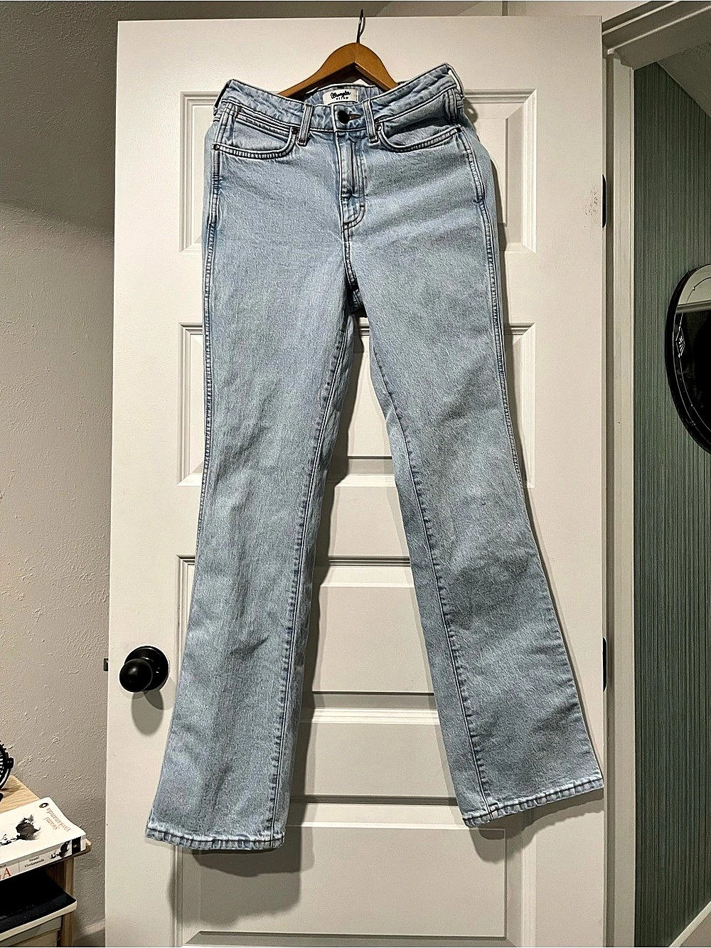 Wrangler Flare Jeans in Blue Waist 29 x 34 Like New